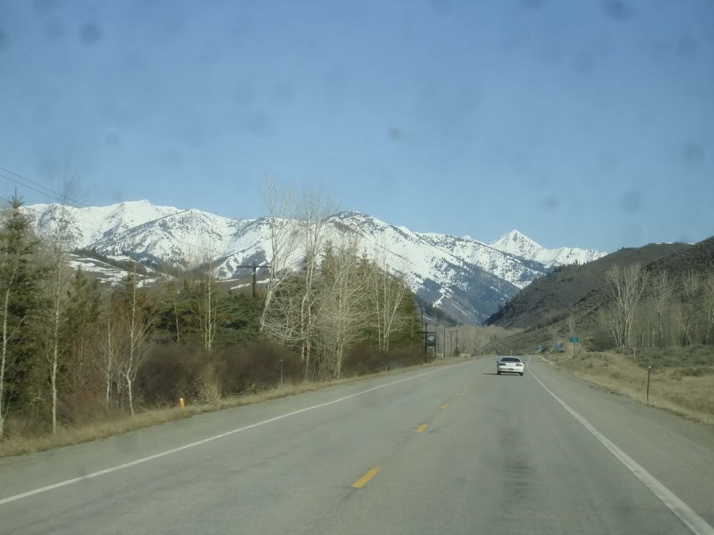 DSC08082SunValleySleddingApril09.jpg