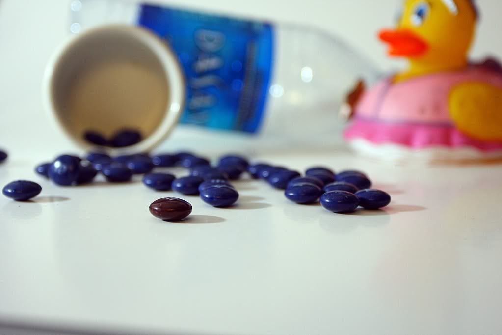 IMAGE: http://i88.photobucket.com/albums/k173/ryant35/Duckies/IMG_6589-1.jpg