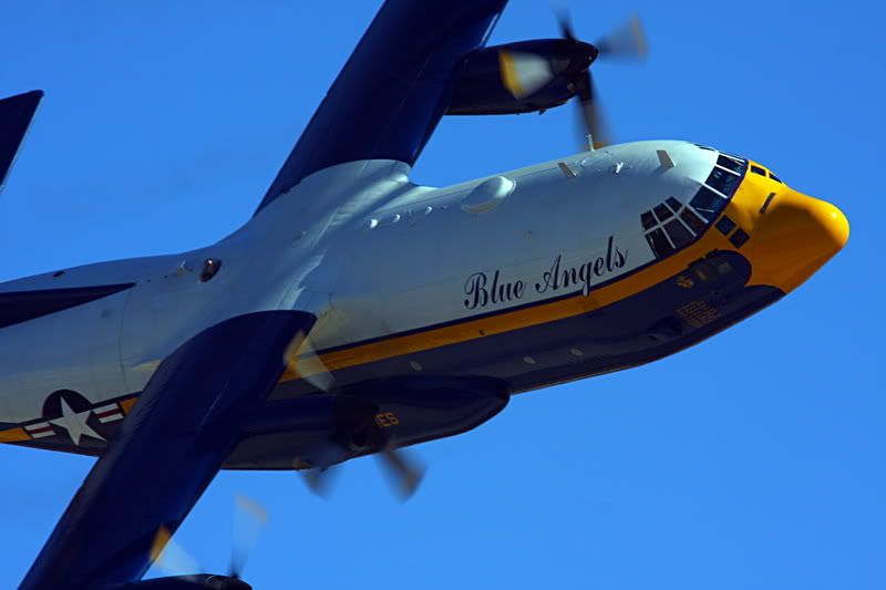 IMAGE: http://i88.photobucket.com/albums/k173/ryant35/Miramar%202009/IMG_1600_resize.jpg