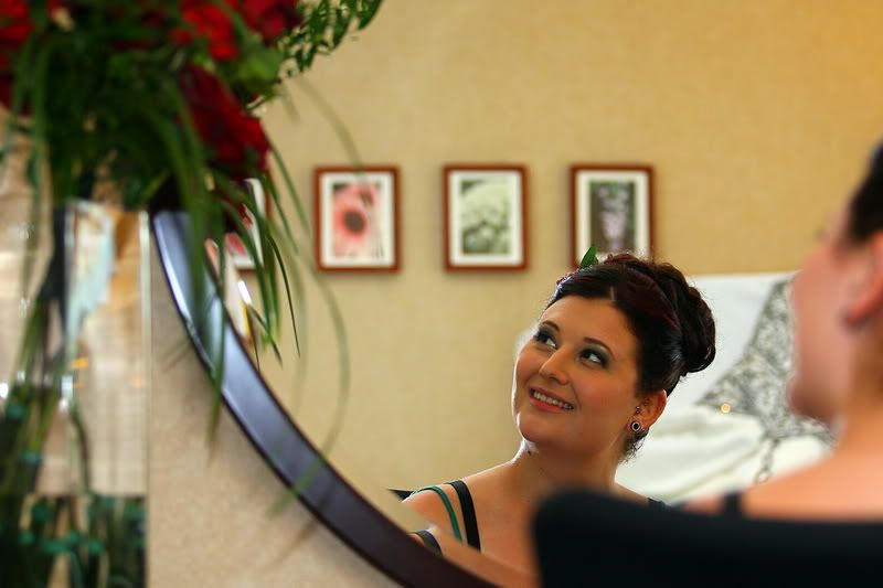 IMAGE: http://i88.photobucket.com/albums/k173/ryant35/Wedding/IMG_6177.jpg