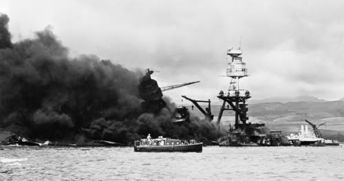 USS_Arizona_sinking_2a-1.jpg