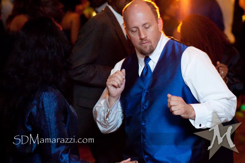 IMAGE: http://i88.photobucket.com/albums/k188/wernersl/POTN%20uploads/Arzu_2010_Wedding_577.jpg