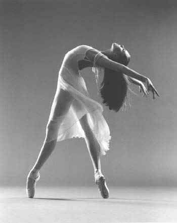 https://i88.photobucket.com/albums/k199/amicable_2006/ballet2.jpg