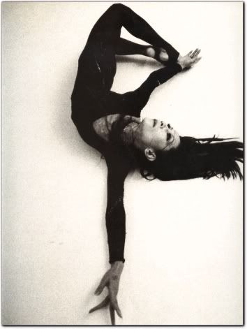 https://i88.photobucket.com/albums/k199/amicable_2006/dancer.jpg